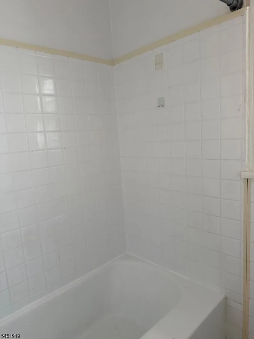 396 Union Ave Rutherford, NJ 07070