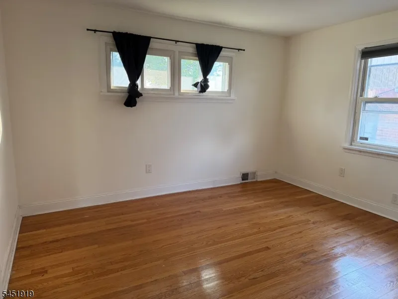 396 Union Ave Rutherford, NJ 07070