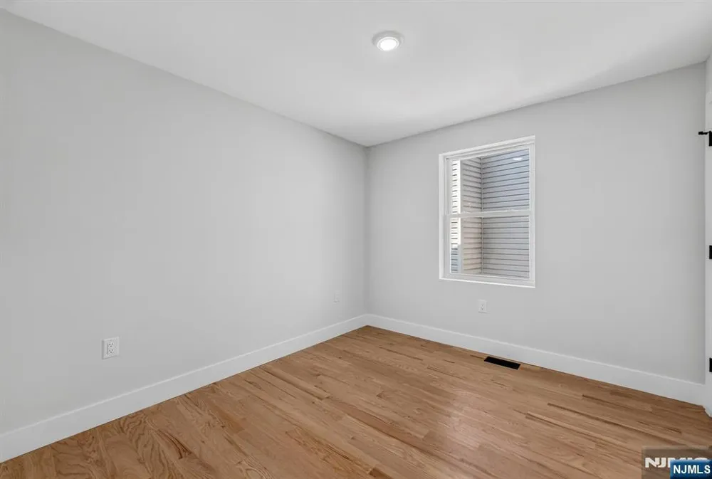 62 Hillside Avenue 1 Newark, NJ 07108