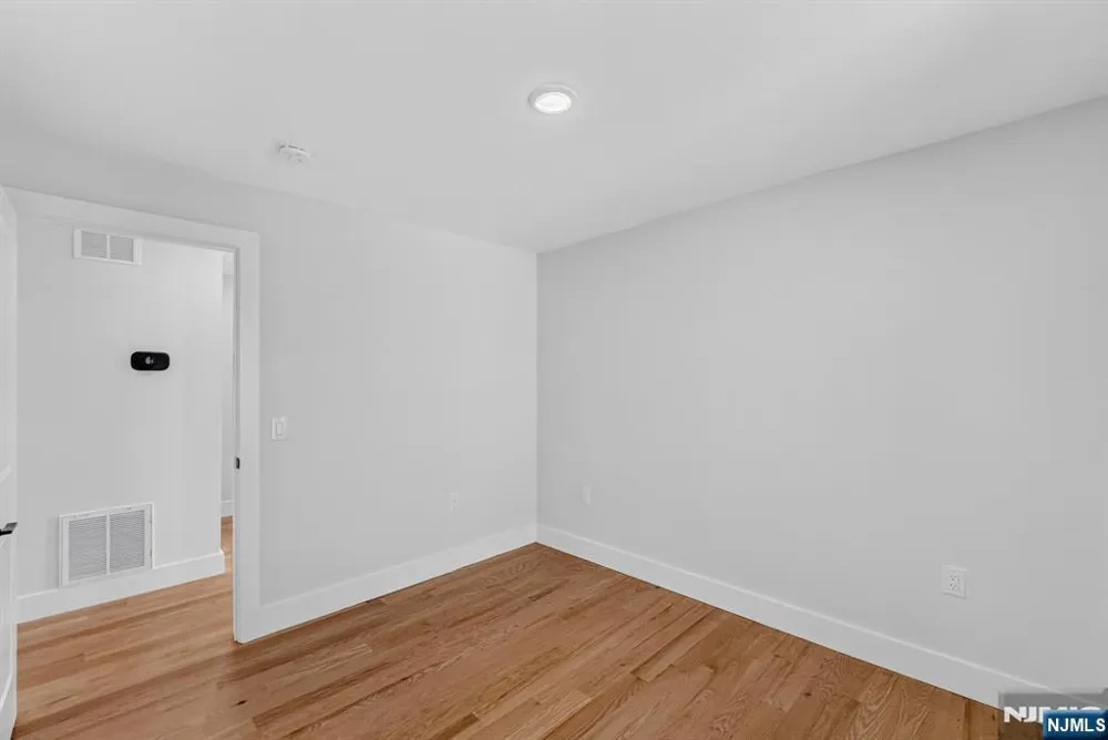 62 Hillside Avenue 1 Newark, NJ 07108