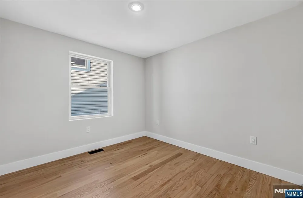 62 Hillside Avenue 1 Newark, NJ 07108