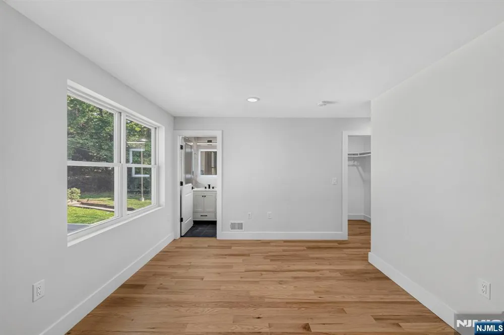 62 Hillside Avenue 1 Newark, NJ 07108