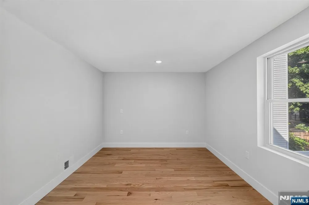62 Hillside Avenue 1 Newark, NJ 07108