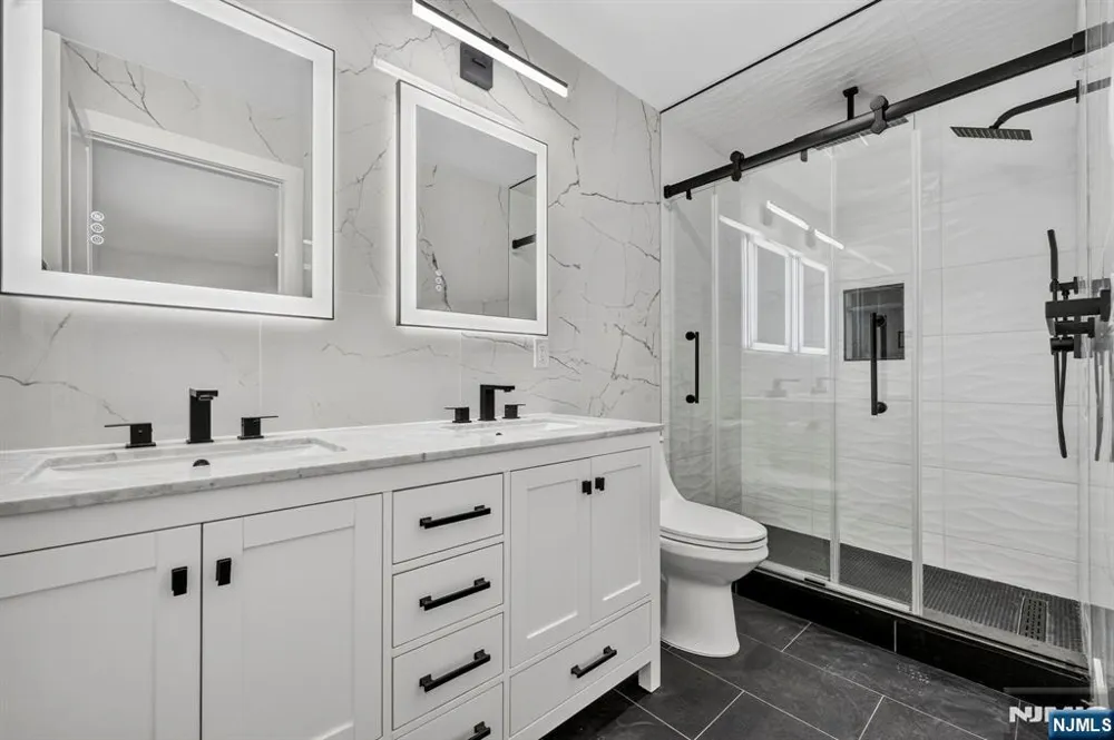 62 Hillside Avenue 1 Newark, NJ 07108