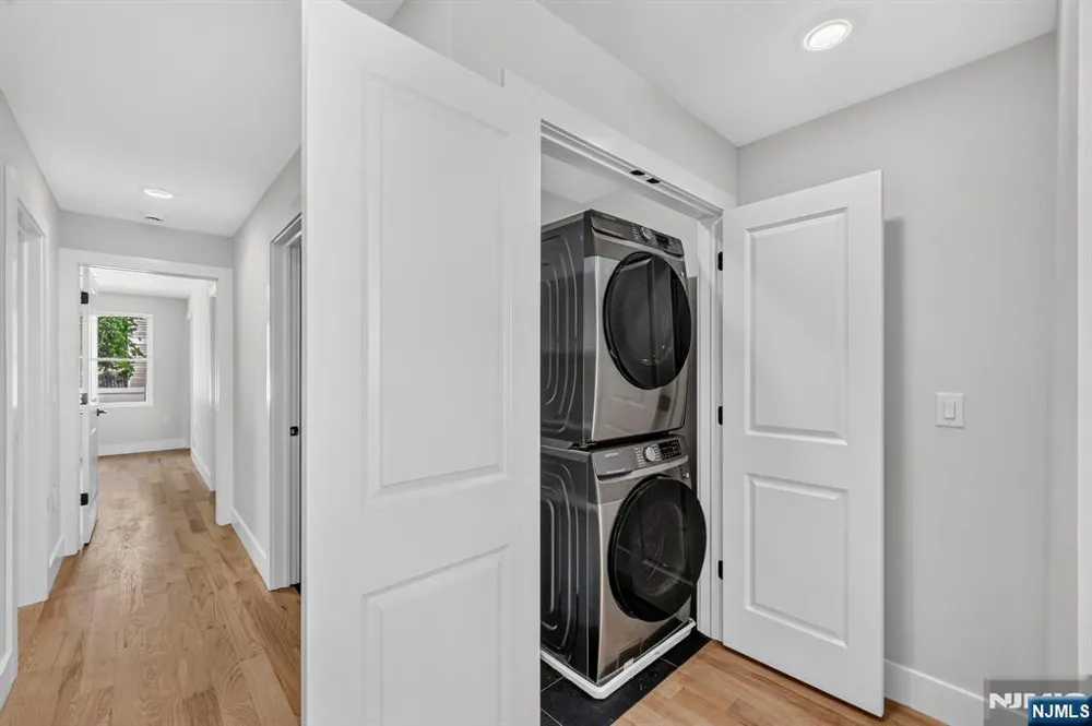 62 Hillside Avenue 1 Newark, NJ 07108