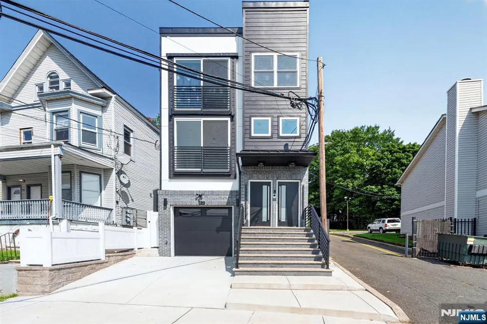 62 Hillside Avenue 1 Newark, NJ 07108