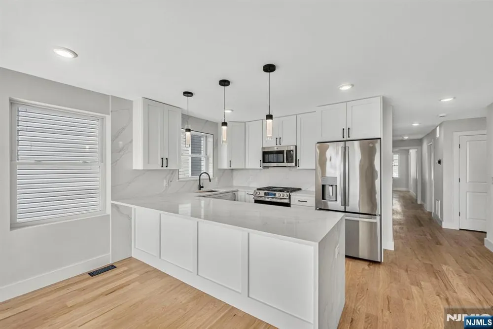 62 Hillside Avenue 1 Newark, NJ 07108