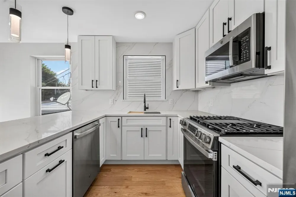 62 Hillside Avenue 1 Newark, NJ 07108
