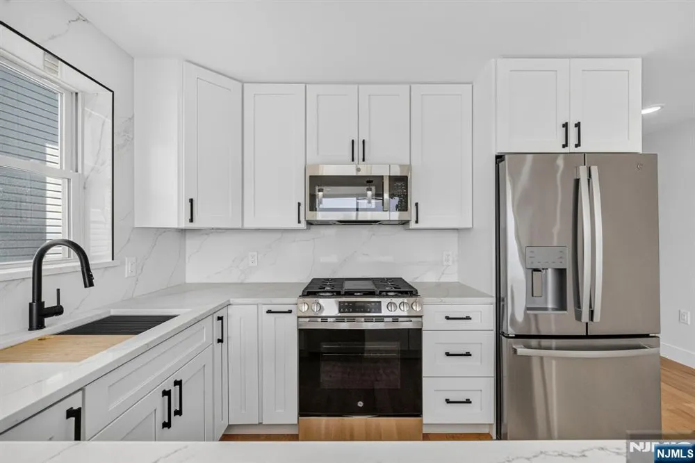 62 Hillside Avenue 1 Newark, NJ 07108
