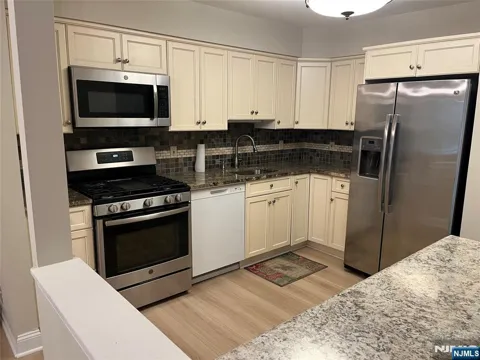 118 Orchard Pk