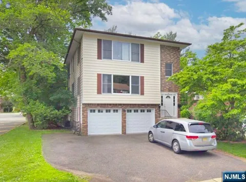 44 Newcomb Road 1 FL
