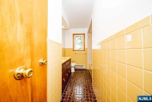 20 Lafayette Street Little Ferry, NJ 07643