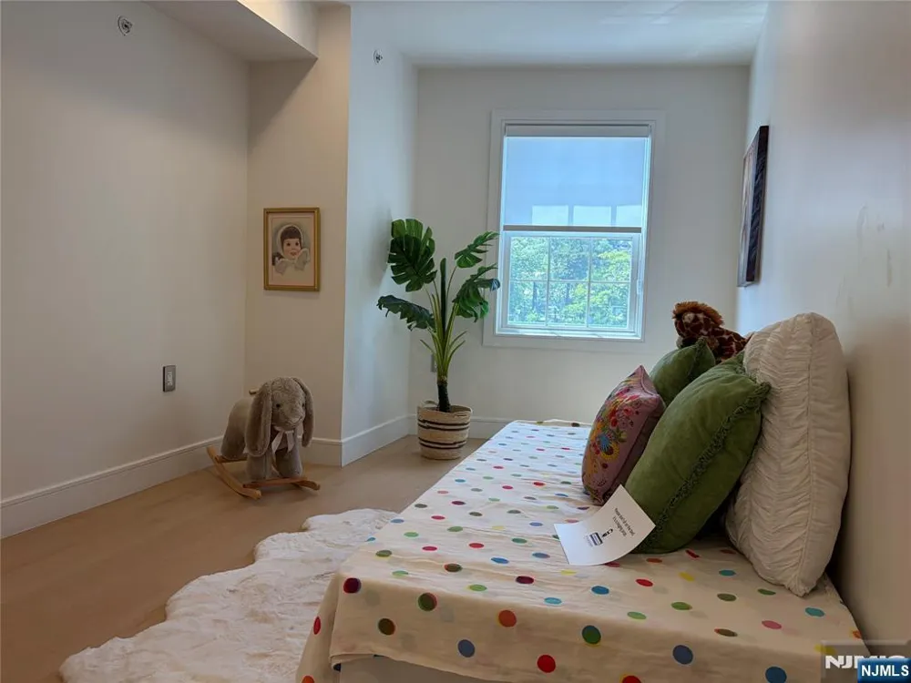 627 Valley Road F Montclair, NJ 07043