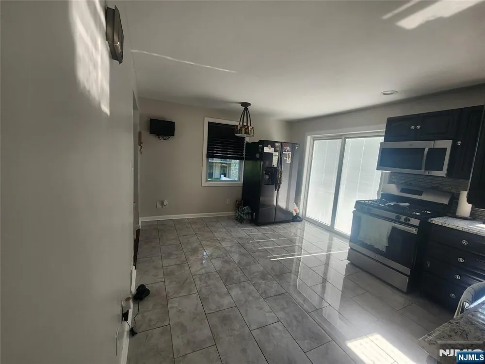 657 Broad Street Clifton, NJ 07013