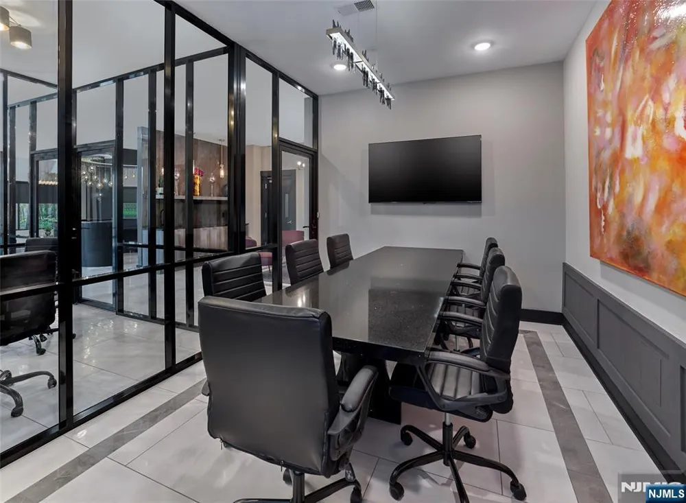 8 Tice Road 302 Franklin Lakes, NJ 07417