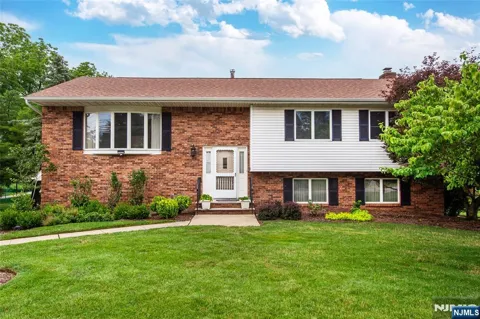14 Hinchman Avenue