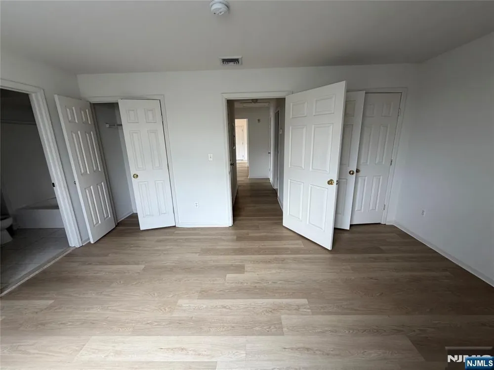 33 Prospect Street 10 Palisades Park, NJ 07650