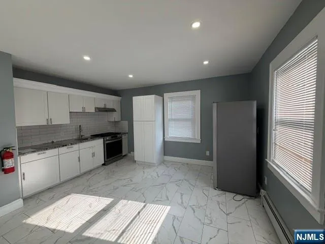 225 E 19th Street 2nd Paterson, NJ 07524