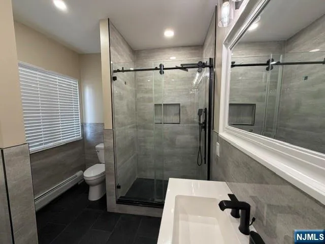 225 E 19th Street 2nd Paterson, NJ 07524