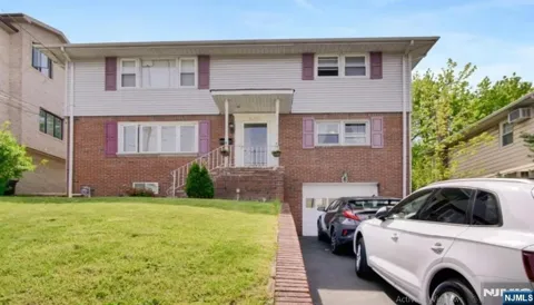 520 4th Street 1st Fl