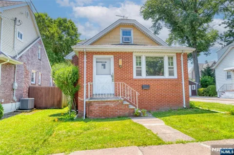 824 Linden Avenue