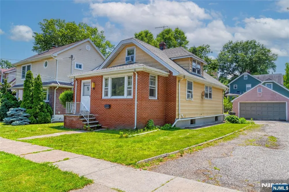 824 Linden Avenue Ridgefield, NJ 07657