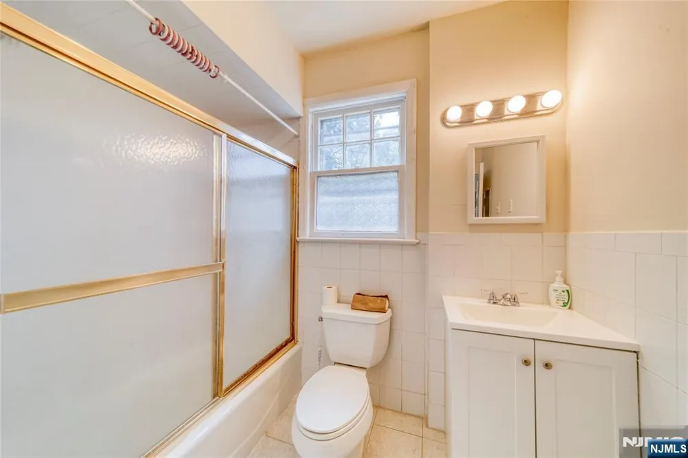 824 Linden Avenue Ridgefield, NJ 07657