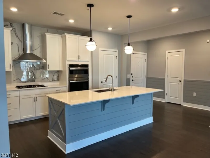 46 Whitney Ave Morris Plains, NJ 07950