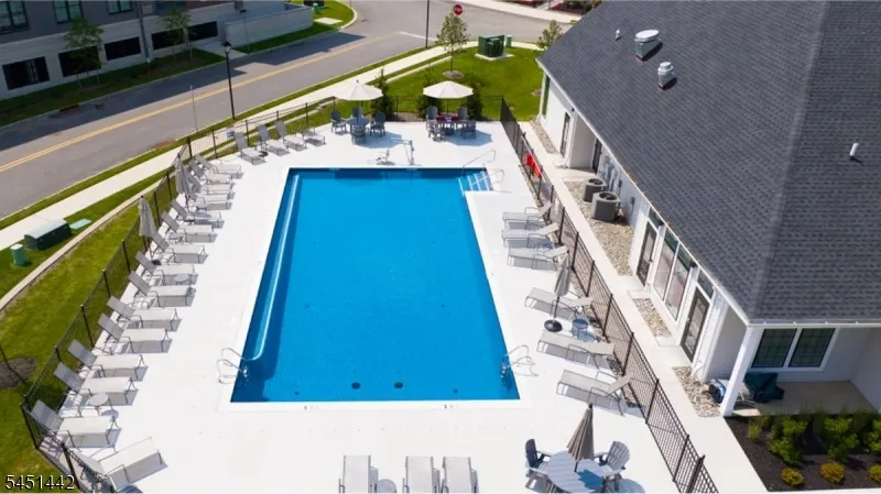 46 Whitney Ave Morris Plains, NJ 07950
