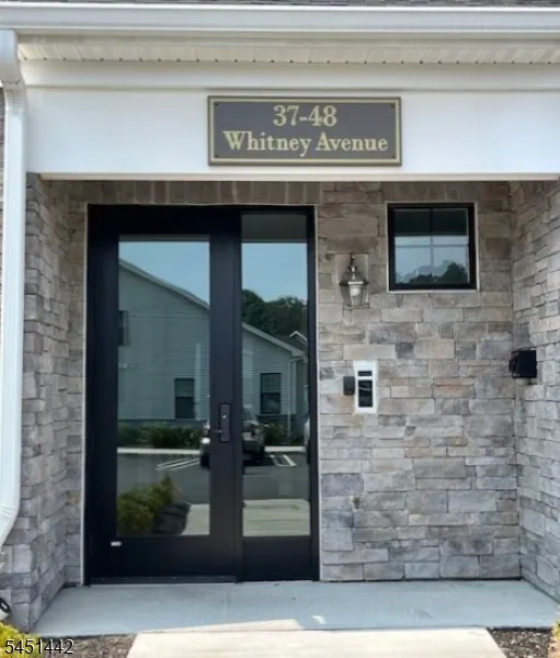 46 Whitney Ave Morris Plains, NJ 07950