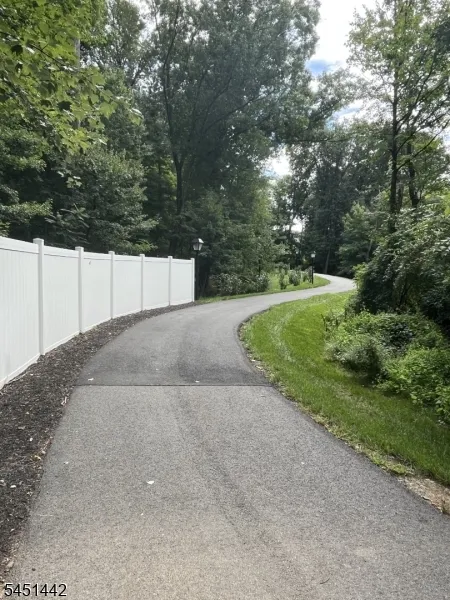 46 Whitney Ave Morris Plains, NJ 07950