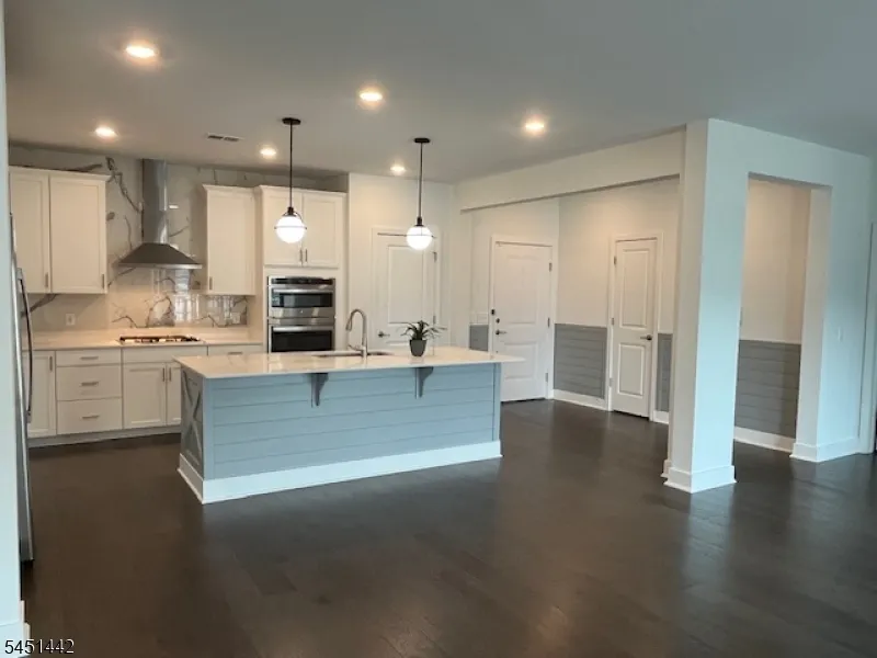46 Whitney Ave Morris Plains, NJ 07950