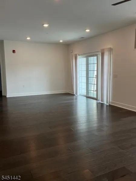 46 Whitney Ave Morris Plains, NJ 07950