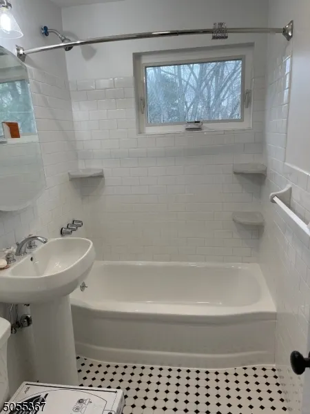70 Beverly Rd #1 Unit 1 Bloomfield, NJ 07003