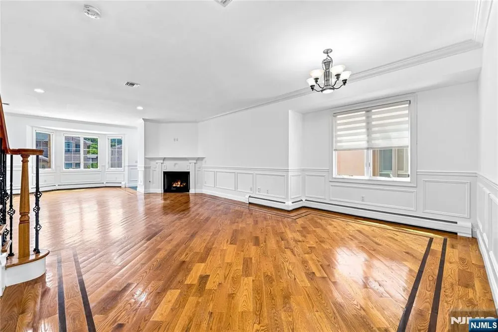215 4th Street A Palisades Park, NJ 07650