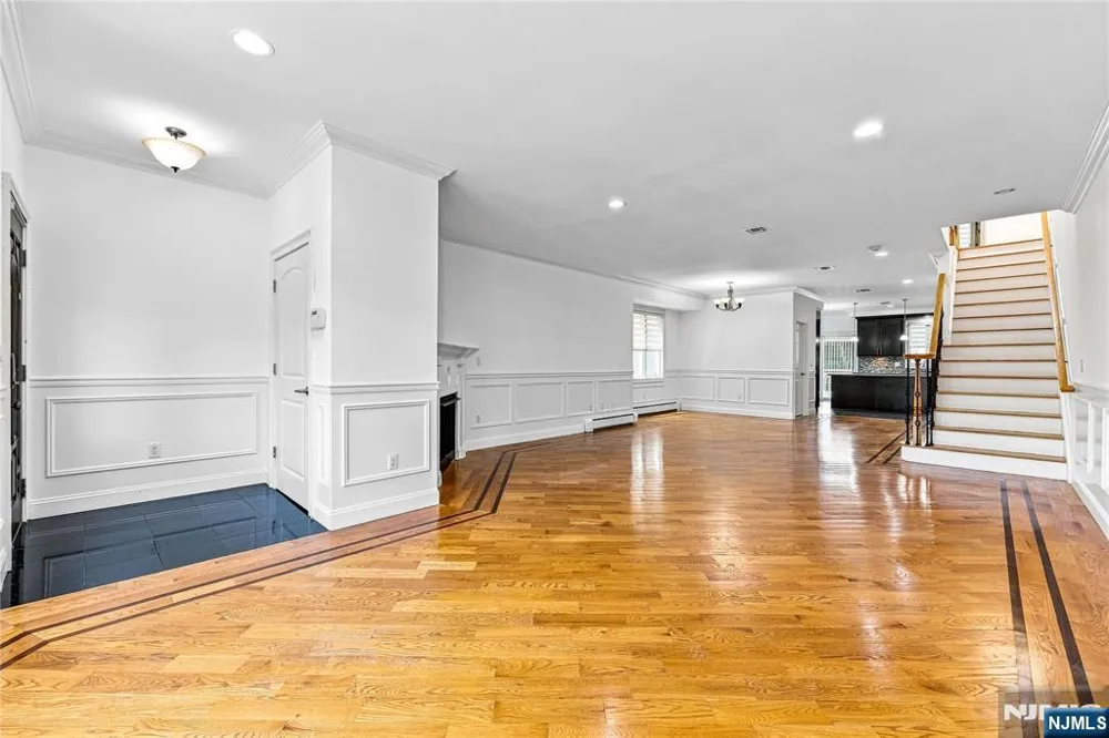 215 4th Street A Palisades Park, NJ 07650
