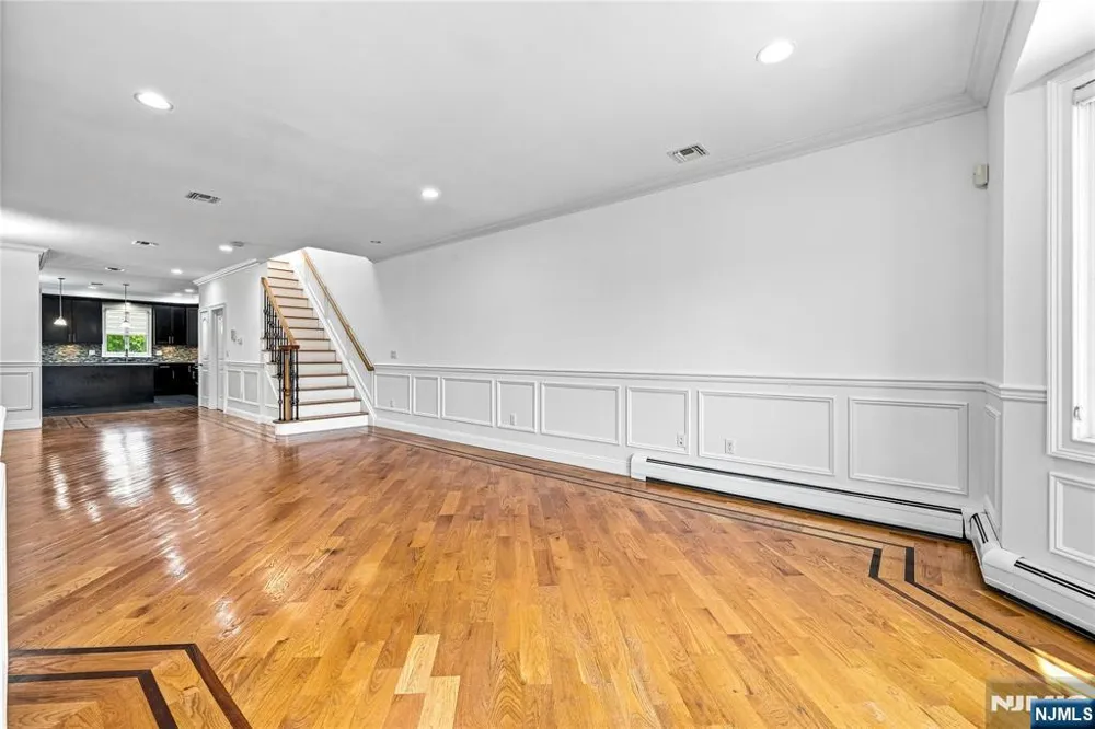 215 4th Street A Palisades Park, NJ 07650