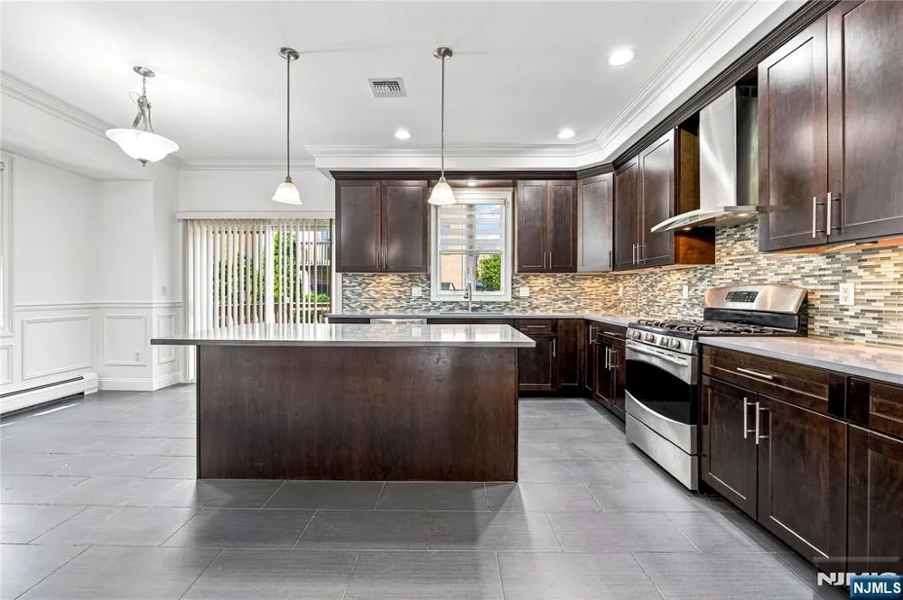 215 4th Street A Palisades Park, NJ 07650