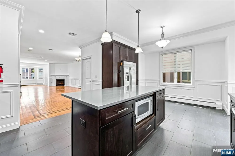 215 4th Street A Palisades Park, NJ 07650