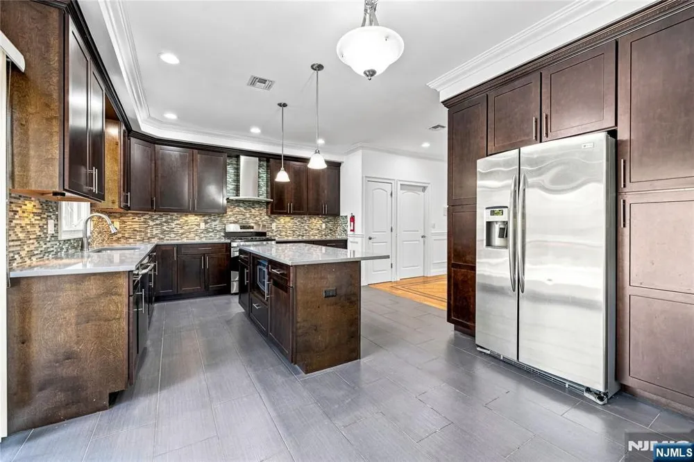 215 4th Street A Palisades Park, NJ 07650