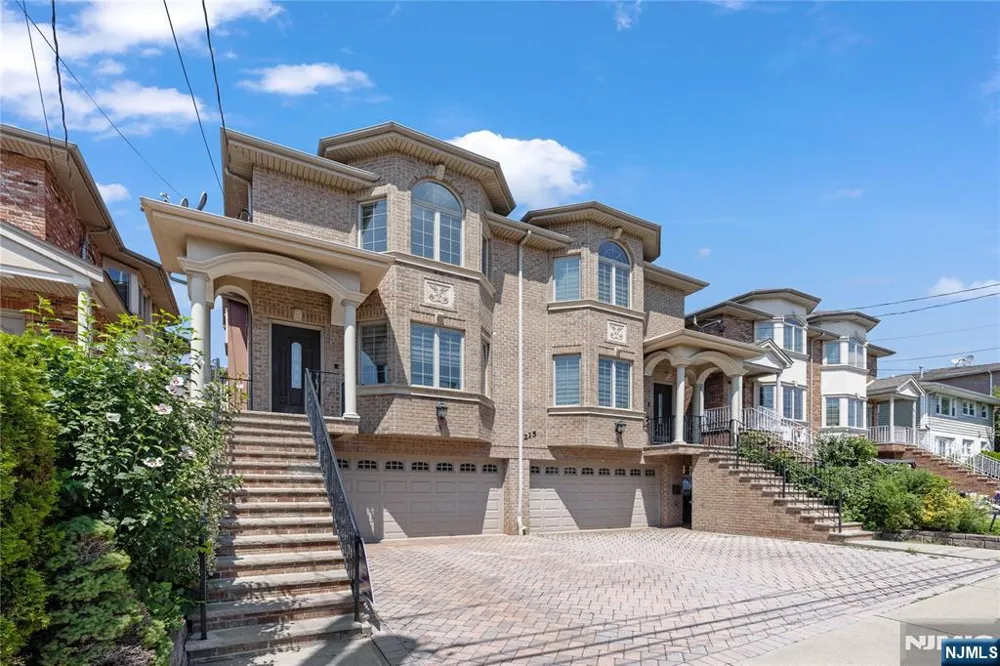 215 4th Street A Palisades Park, NJ 07650