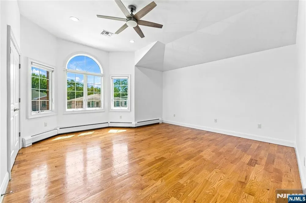 215 4th Street A Palisades Park, NJ 07650