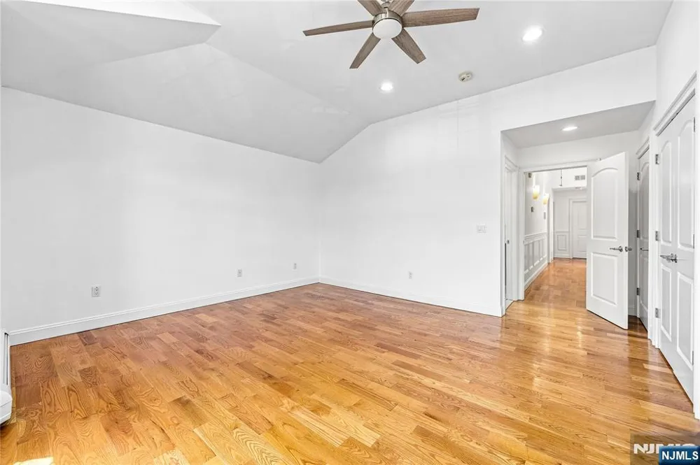 215 4th Street A Palisades Park, NJ 07650