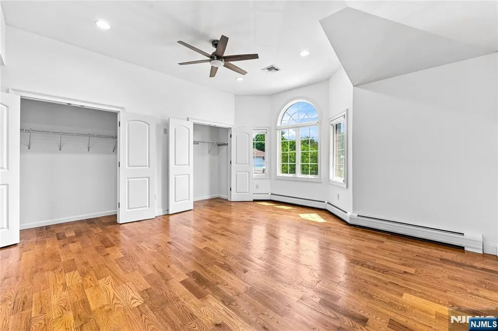 215 4th Street A Palisades Park, NJ 07650