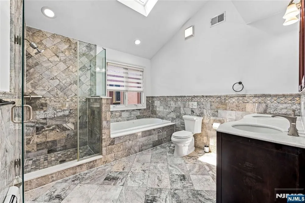 215 4th Street A Palisades Park, NJ 07650