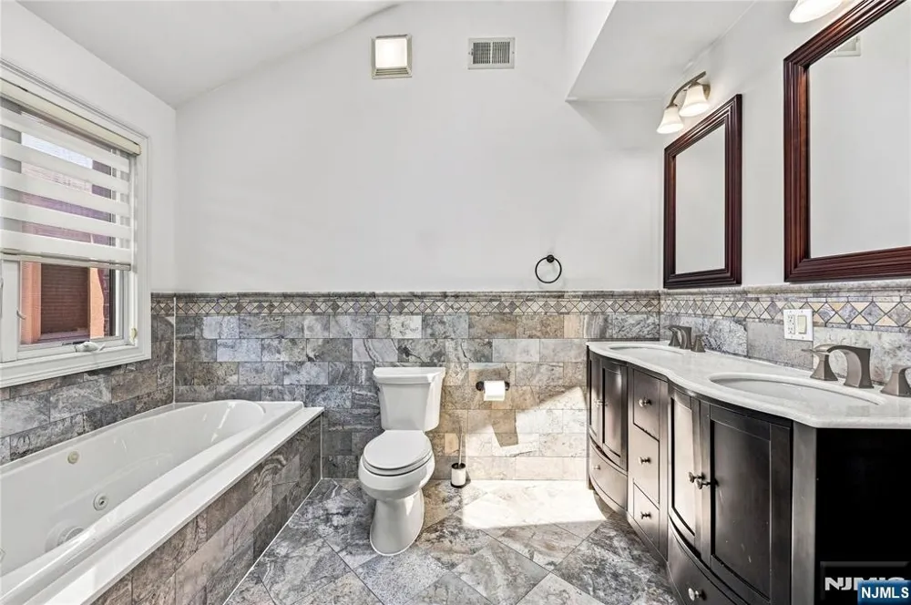 215 4th Street A Palisades Park, NJ 07650