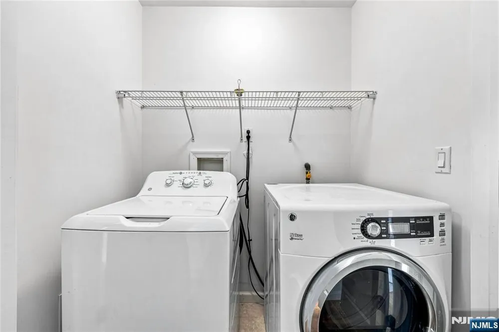 215 4th Street A Palisades Park, NJ 07650
