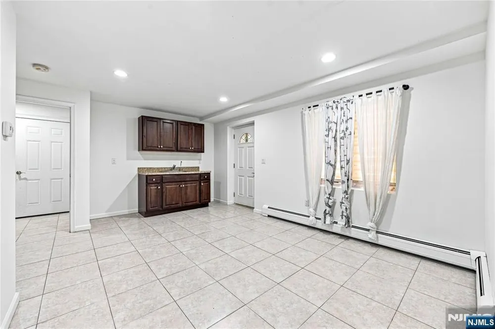 215 4th Street A Palisades Park, NJ 07650