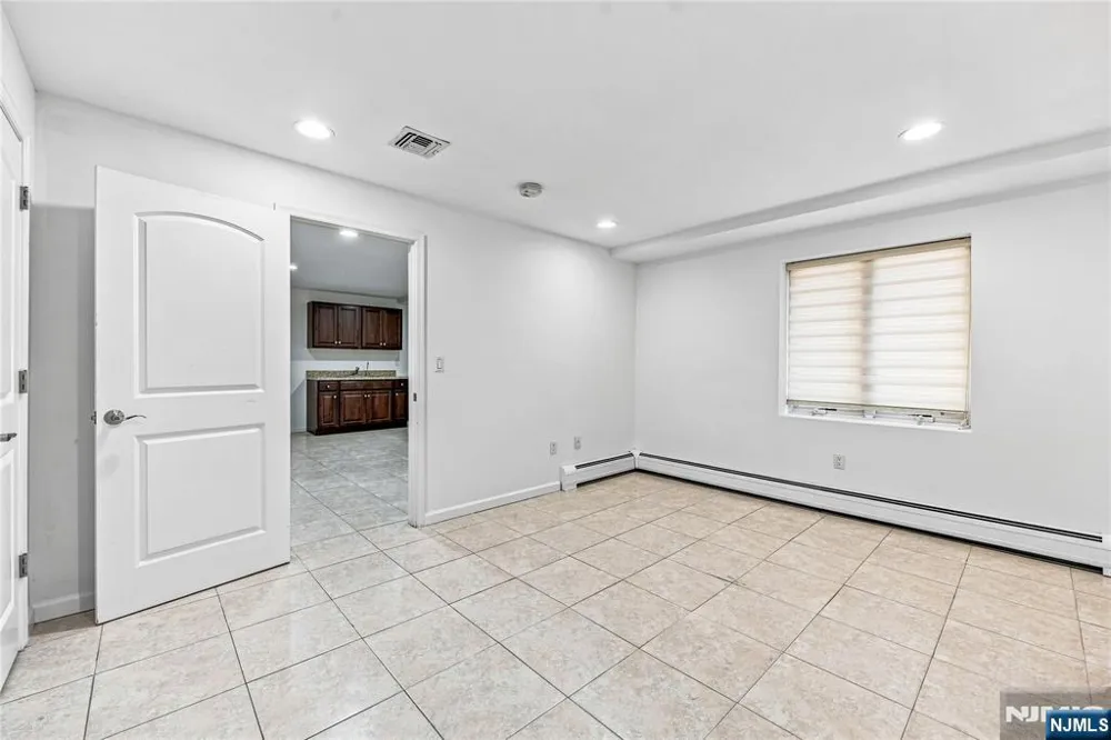 215 4th Street A Palisades Park, NJ 07650