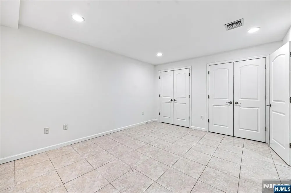 215 4th Street A Palisades Park, NJ 07650